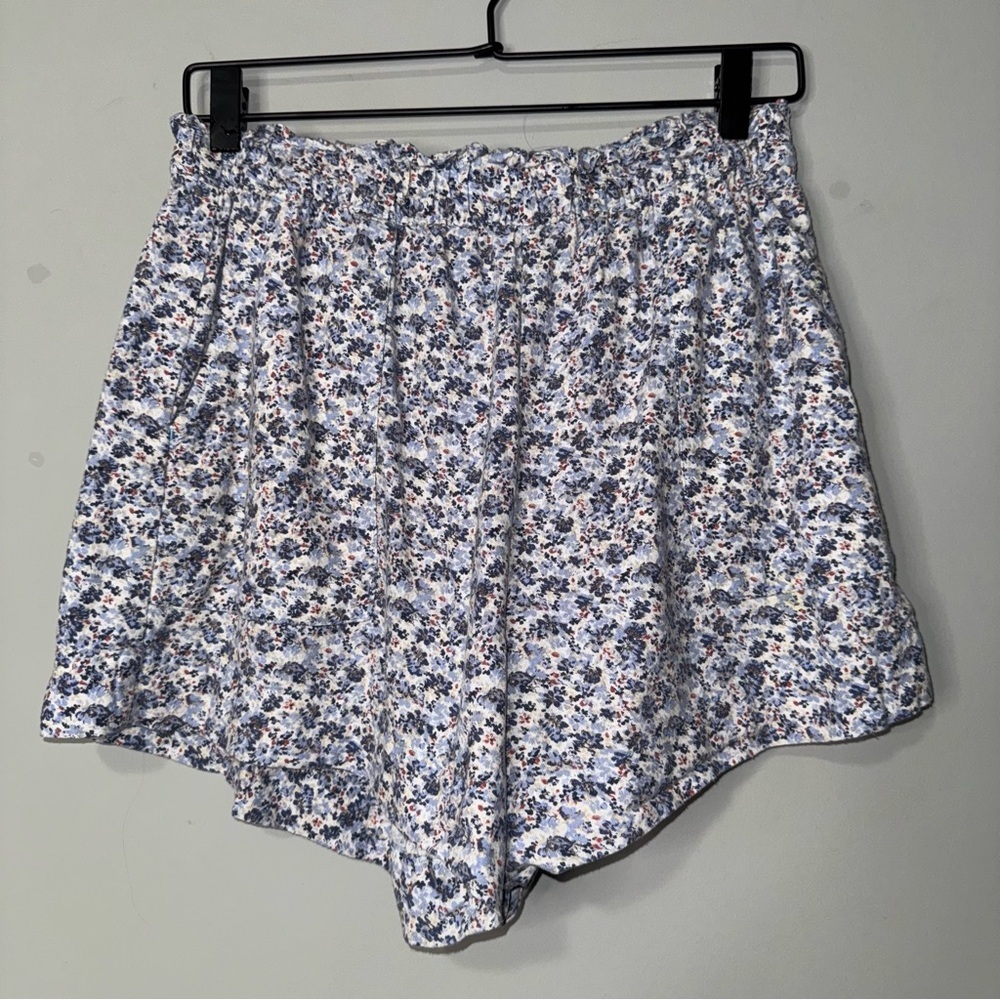 Abercrombie & Fitch Blue Ditsy Floral Paperbag Waist Shorts Womens Size Medium‎